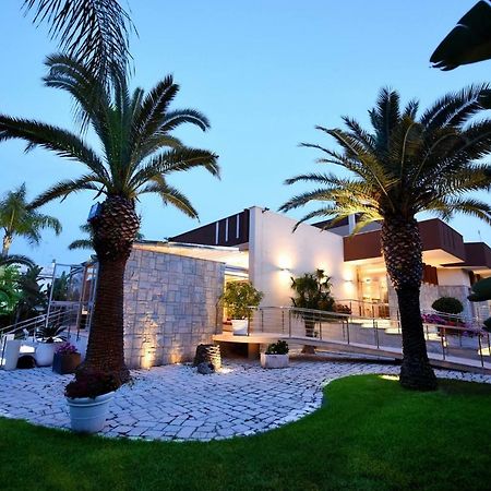 No Tag Urban Hotel Trani Exterior photo
